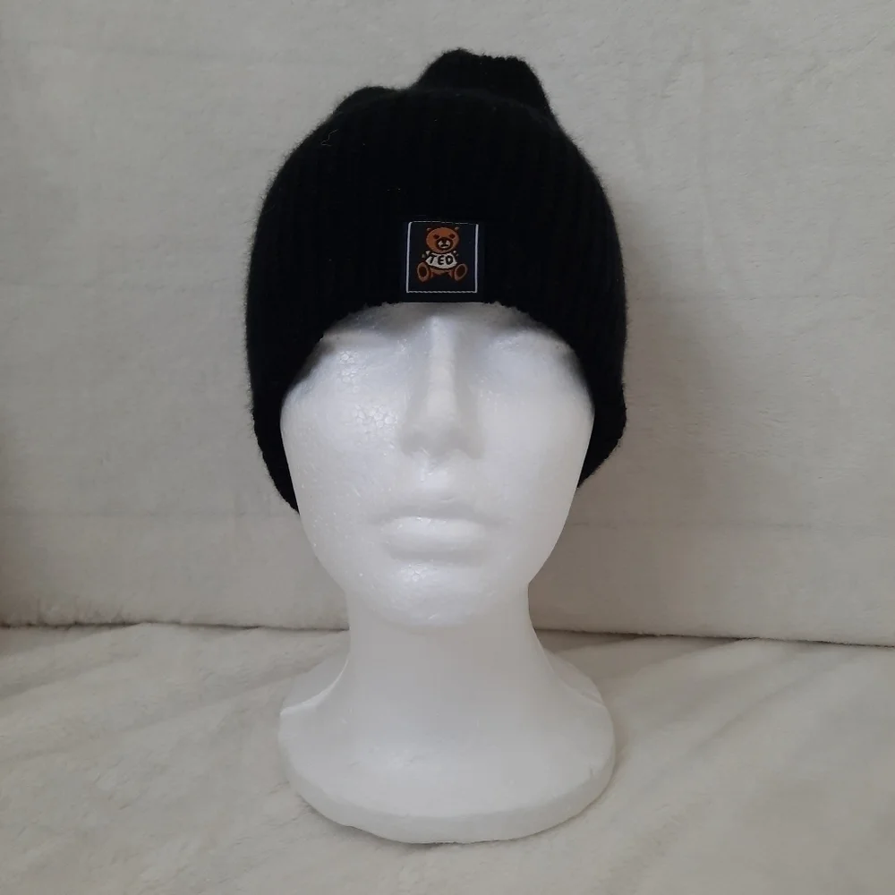 Ted Bear black ribbed knit slouchy beanie stocking hat